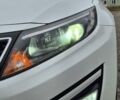 Белый Киа K5, объемом двигателя 2 л и пробегом 229 тыс. км за 9500 $, фото 6 на Automoto.ua