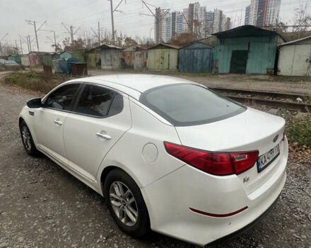 Белый Киа K5, объемом двигателя 2 л и пробегом 295 тыс. км за 7900 $, фото 5 на Automoto.ua