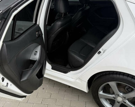 Белый Киа K5, объемом двигателя 2 л и пробегом 238 тыс. км за 11500 $, фото 9 на Automoto.ua