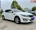 Белый Киа K5, объемом двигателя 2 л и пробегом 219 тыс. км за 11500 $, фото 2 на Automoto.ua