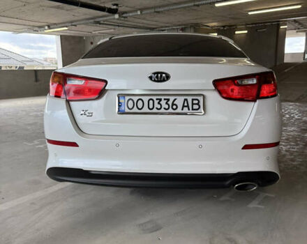 Белый Киа K5, объемом двигателя 2 л и пробегом 200 тыс. км за 10500 $, фото 2 на Automoto.ua