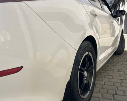 Білий Кіа K5, об'ємом двигуна 2 л та пробігом 260 тис. км за 9800 $, фото 12 на Automoto.ua