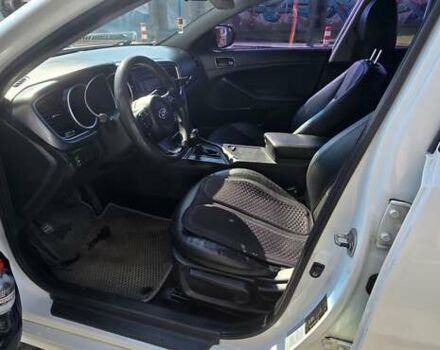 Белый Киа K5, объемом двигателя 2 л и пробегом 367 тыс. км за 8400 $, фото 6 на Automoto.ua