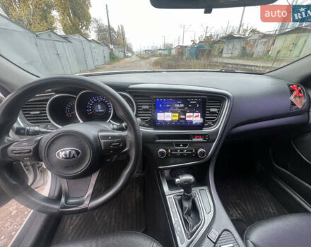Белый Киа K5, объемом двигателя 2 л и пробегом 295 тыс. км за 7900 $, фото 8 на Automoto.ua