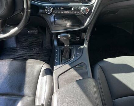 Білий Кіа K5, об'ємом двигуна 2 л та пробігом 260 тис. км за 9800 $, фото 8 на Automoto.ua