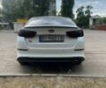 Белый Киа K5, объемом двигателя 2 л и пробегом 175 тыс. км за 10200 $, фото 5 на Automoto.ua