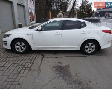 Білий Кіа K5, об'ємом двигуна 2 л та пробігом 300 тис. км за 8500 $, фото 1 на Automoto.ua