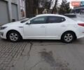 Білий Кіа K5, об'ємом двигуна 2 л та пробігом 300 тис. км за 8500 $, фото 1 на Automoto.ua