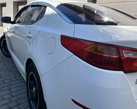 Білий Кіа K5, об'ємом двигуна 2 л та пробігом 260 тис. км за 10500 $, фото 4 на Automoto.ua