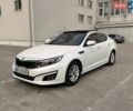 Белый Киа K5, объемом двигателя 2 л и пробегом 191 тыс. км за 10600 $, фото 1 на Automoto.ua