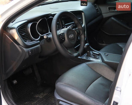 Белый Киа K5, объемом двигателя 2 л и пробегом 202 тыс. км за 11800 $, фото 13 на Automoto.ua
