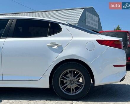 Белый Киа K5, объемом двигателя 2 л и пробегом 246 тыс. км за 10240 $, фото 10 на Automoto.ua