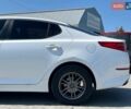 Белый Киа K5, объемом двигателя 2 л и пробегом 246 тыс. км за 10240 $, фото 10 на Automoto.ua