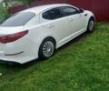 Белый Киа K5, объемом двигателя 2 л и пробегом 300 тыс. км за 8000 $, фото 7 на Automoto.ua