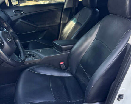 Белый Киа K5, объемом двигателя 2 л и пробегом 247 тыс. км за 8200 $, фото 9 на Automoto.ua