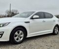 Белый Киа K5, объемом двигателя 2 л и пробегом 229 тыс. км за 9500 $, фото 1 на Automoto.ua