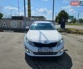 Білий Кіа K5, об'ємом двигуна 2 л та пробігом 378 тис. км за 9000 $, фото 1 на Automoto.ua