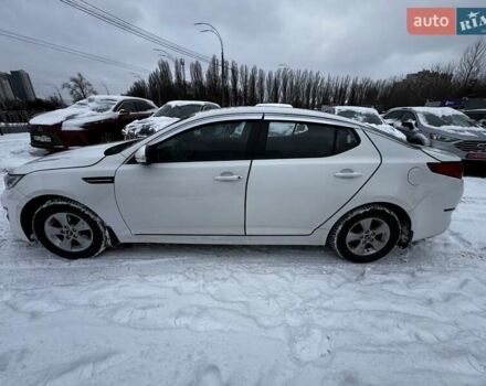 Білий Кіа K5, об'ємом двигуна 2 л та пробігом 440 тис. км за 6900 $, фото 4 на Automoto.ua