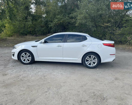 Белый Киа K5, объемом двигателя 2 л и пробегом 296 тыс. км за 12000 $, фото 7 на Automoto.ua