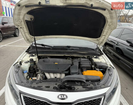 Белый Киа K5, объемом двигателя 2 л и пробегом 238 тыс. км за 11500 $, фото 22 на Automoto.ua