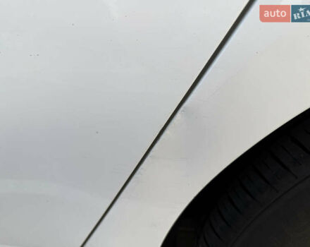 Белый Киа K5, объемом двигателя 2 л и пробегом 376 тыс. км за 8600 $, фото 5 на Automoto.ua