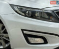 Белый Киа K5, объемом двигателя 2 л и пробегом 226 тыс. км за 10490 $, фото 2 на Automoto.ua