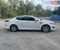 Белый Киа K5, объемом двигателя 2 л и пробегом 296 тыс. км за 12000 $, фото 3 на Automoto.ua