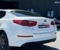 Білий Кіа K5, об'ємом двигуна 2 л та пробігом 246 тис. км за 10240 $, фото 8 на Automoto.ua