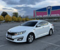Білий Кіа K5, об'ємом двигуна 2 л та пробігом 247 тис. км за 7500 $, фото 2 на Automoto.ua