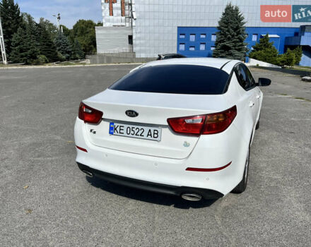 Белый Киа K5, объемом двигателя 2 л и пробегом 395 тыс. км за 10000 $, фото 3 на Automoto.ua