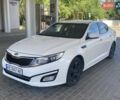 Белый Киа K5, объемом двигателя 2 л и пробегом 290 тыс. км за 8800 $, фото 1 на Automoto.ua