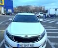 Белый Киа K5, объемом двигателя 2 л и пробегом 280 тыс. км за 8500 $, фото 1 на Automoto.ua