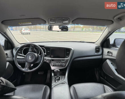 Белый Киа K5, объемом двигателя 2 л и пробегом 238 тыс. км за 11500 $, фото 11 на Automoto.ua