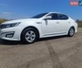 Белый Киа K5, объемом двигателя 2 л и пробегом 283 тыс. км за 9500 $, фото 39 на Automoto.ua