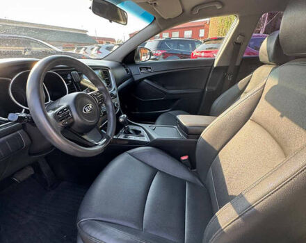 Белый Киа K5, объемом двигателя 2 л и пробегом 250 тыс. км за 10600 $, фото 7 на Automoto.ua