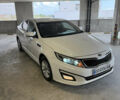 Белый Киа K5, объемом двигателя 2 л и пробегом 200 тыс. км за 10500 $, фото 1 на Automoto.ua
