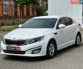 Белый Киа K5, объемом двигателя 2 л и пробегом 333 тыс. км за 8290 $, фото 1 на Automoto.ua