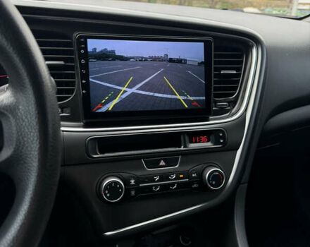 Белый Киа K5, объемом двигателя 2 л и пробегом 238 тыс. км за 11500 $, фото 17 на Automoto.ua