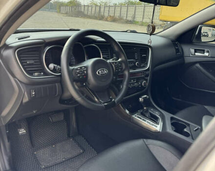 Белый Киа K5, объемом двигателя 2 л и пробегом 199 тыс. км за 12700 $, фото 15 на Automoto.ua