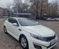 Белый Киа K5, объемом двигателя 2 л и пробегом 295 тыс. км за 8500 $, фото 6 на Automoto.ua