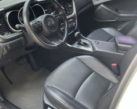 Білий Кіа K5, об'ємом двигуна 2 л та пробігом 145 тис. км за 10500 $, фото 29 на Automoto.ua