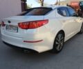 Белый Киа K5, объемом двигателя 2 л и пробегом 140 тыс. км за 10600 $, фото 8 на Automoto.ua