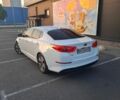 Белый Киа K5, объемом двигателя 2 л и пробегом 340 тыс. км за 8500 $, фото 1 на Automoto.ua