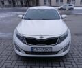 Білий Кіа K5, об'ємом двигуна 2 л та пробігом 300 тис. км за 8500 $, фото 1 на Automoto.ua