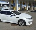 Белый Киа K5, объемом двигателя 2 л и пробегом 367 тыс. км за 8400 $, фото 5 на Automoto.ua