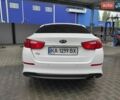 Белый Киа K5, объемом двигателя 2 л и пробегом 145 тыс. км за 7999 $, фото 6 на Automoto.ua