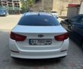 Білий Кіа K5, об'ємом двигуна 2 л та пробігом 223 тис. км за 9500 $, фото 3 на Automoto.ua