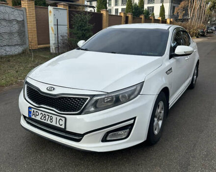 Белый Киа K5, объемом двигателя 2 л и пробегом 247 тыс. км за 7699 $, фото 1 на Automoto.ua