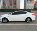 Белый Киа K5, объемом двигателя 2 л и пробегом 376 тыс. км за 8600 $, фото 1 на Automoto.ua
