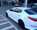 Белый Киа K5, объемом двигателя 2 л и пробегом 280 тыс. км за 8500 $, фото 2 на Automoto.ua